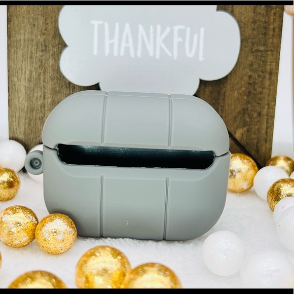 AirPods Pro Case: Nintendo Switch Design - Picture 2 of 8